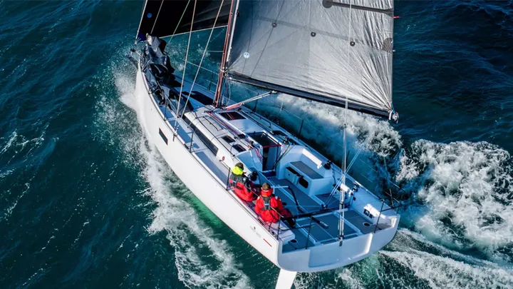 First 36 SE — official Beneteau image