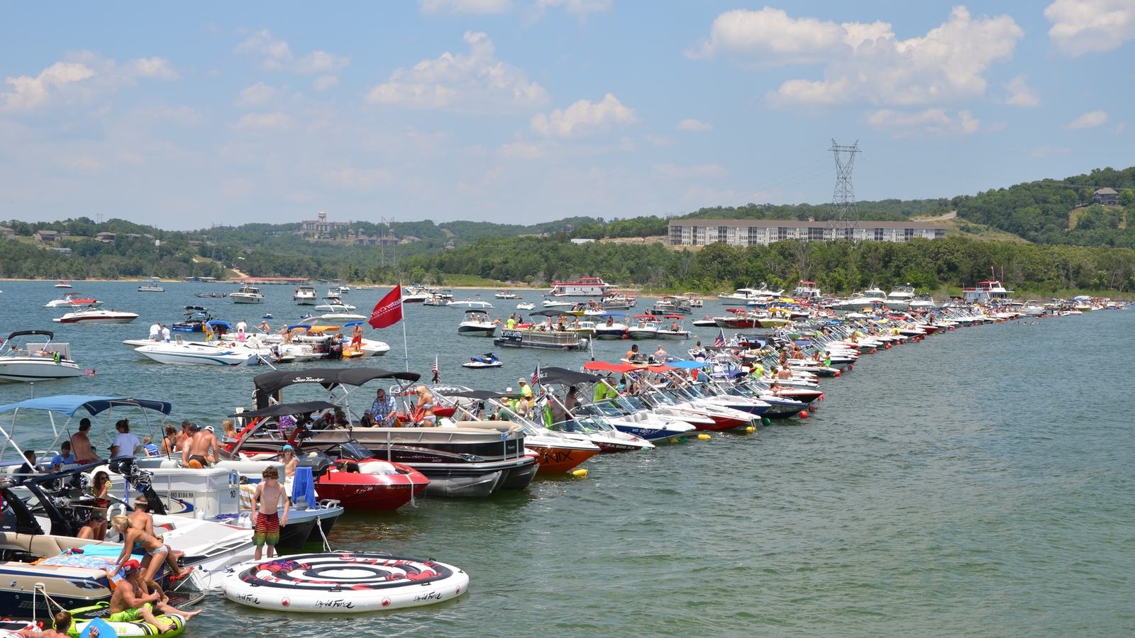 U.S. Army Corps of Engineers Little Rock District public-domain Table Rock Lake scenic photograph (DVIDS image 2143655, photographed 2012).