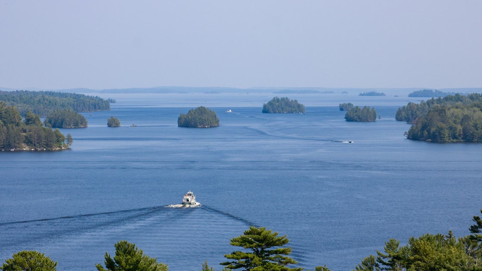 Official NPS photograph: John Cowman — Voyageur tour boat, Rainy Lake