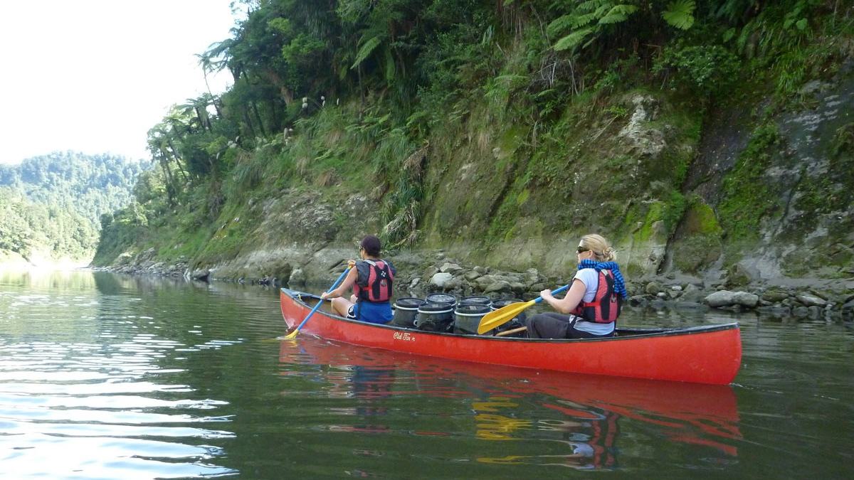 Department of Conservation (NZ), CC BY 4.0 — canoeing on the Whanganui Journey