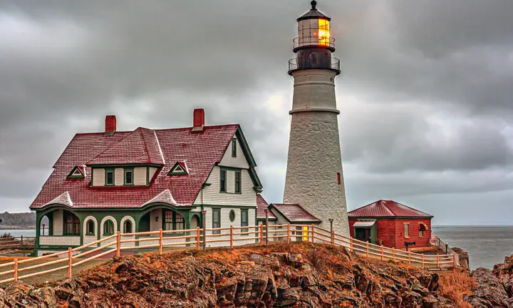 Official Hilton New England autumn travel image