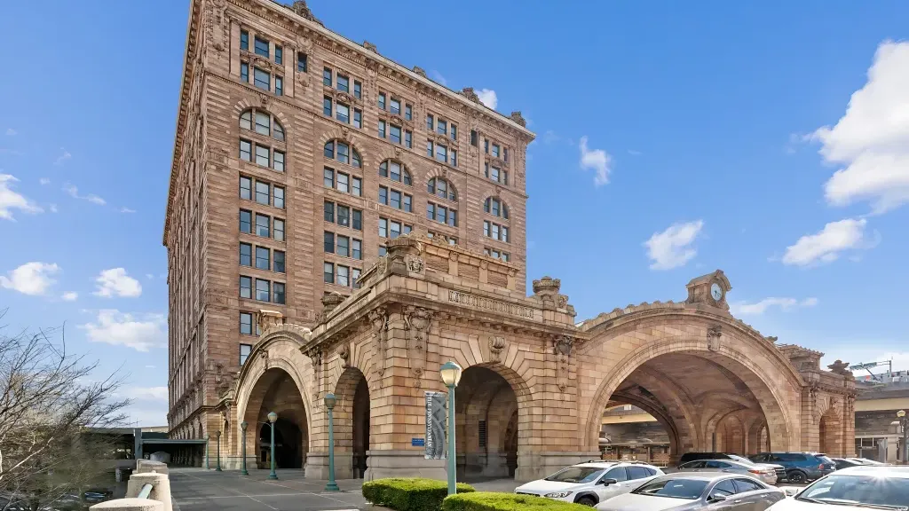 Official Placemakr Pittsburgh Downtown image