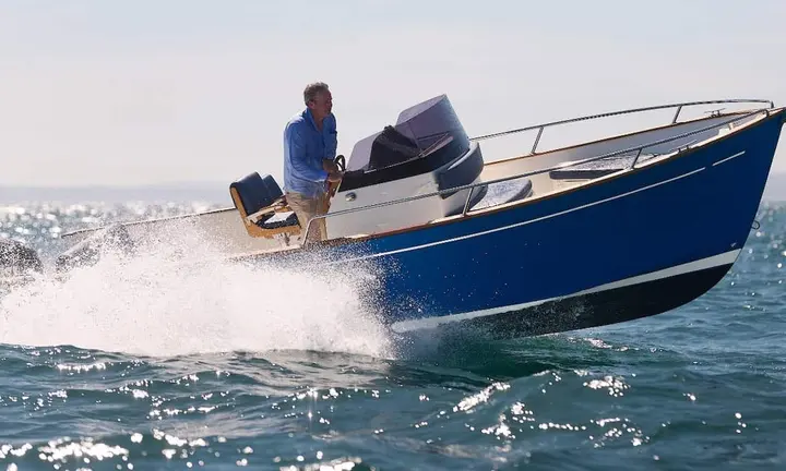 Official source image — 6.9m Rhéa 23 Origine Leads New UK Distribution Deal