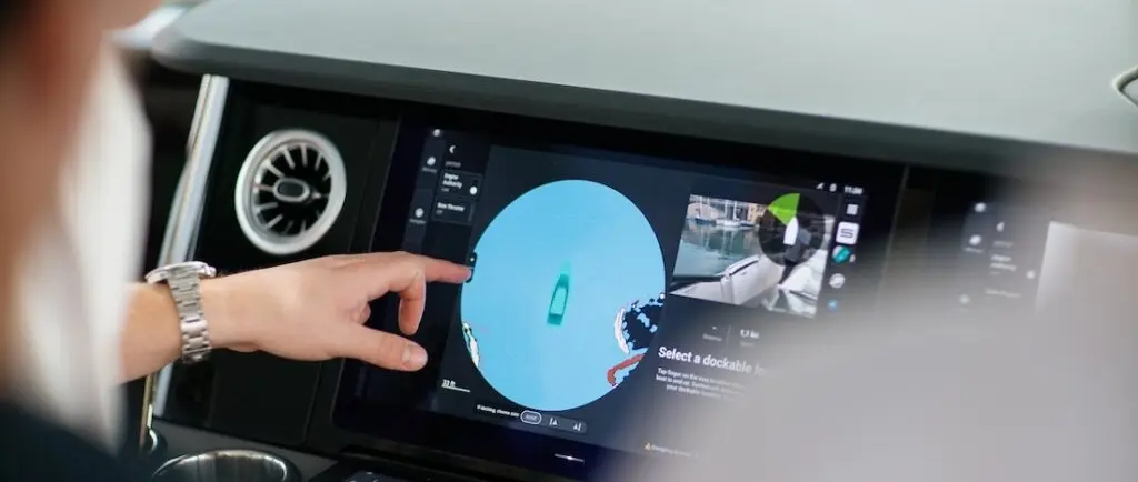 Saxdor Integrates Simrad AutoCaptain Autonomous Docking System — source image